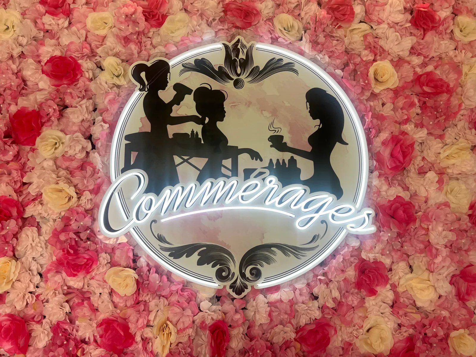 Commérages - Coiffure L'Isle-sur-la-Sorgue - Photo de couverture - OneBooking
