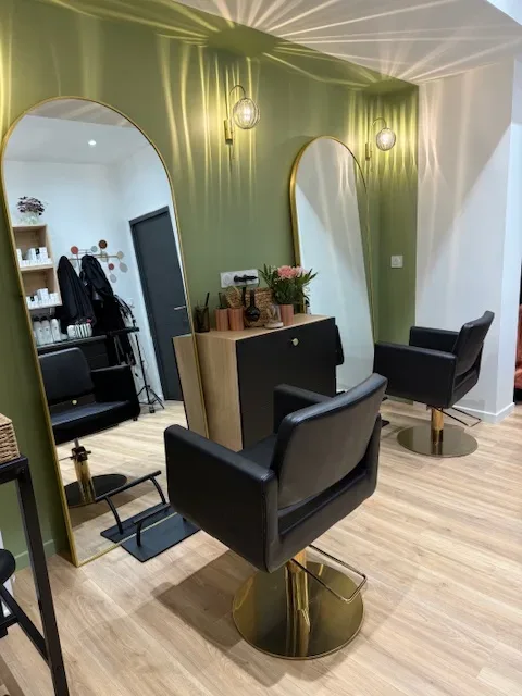 Medea - Coiffure Blois - Photo de couverture - OneBooking