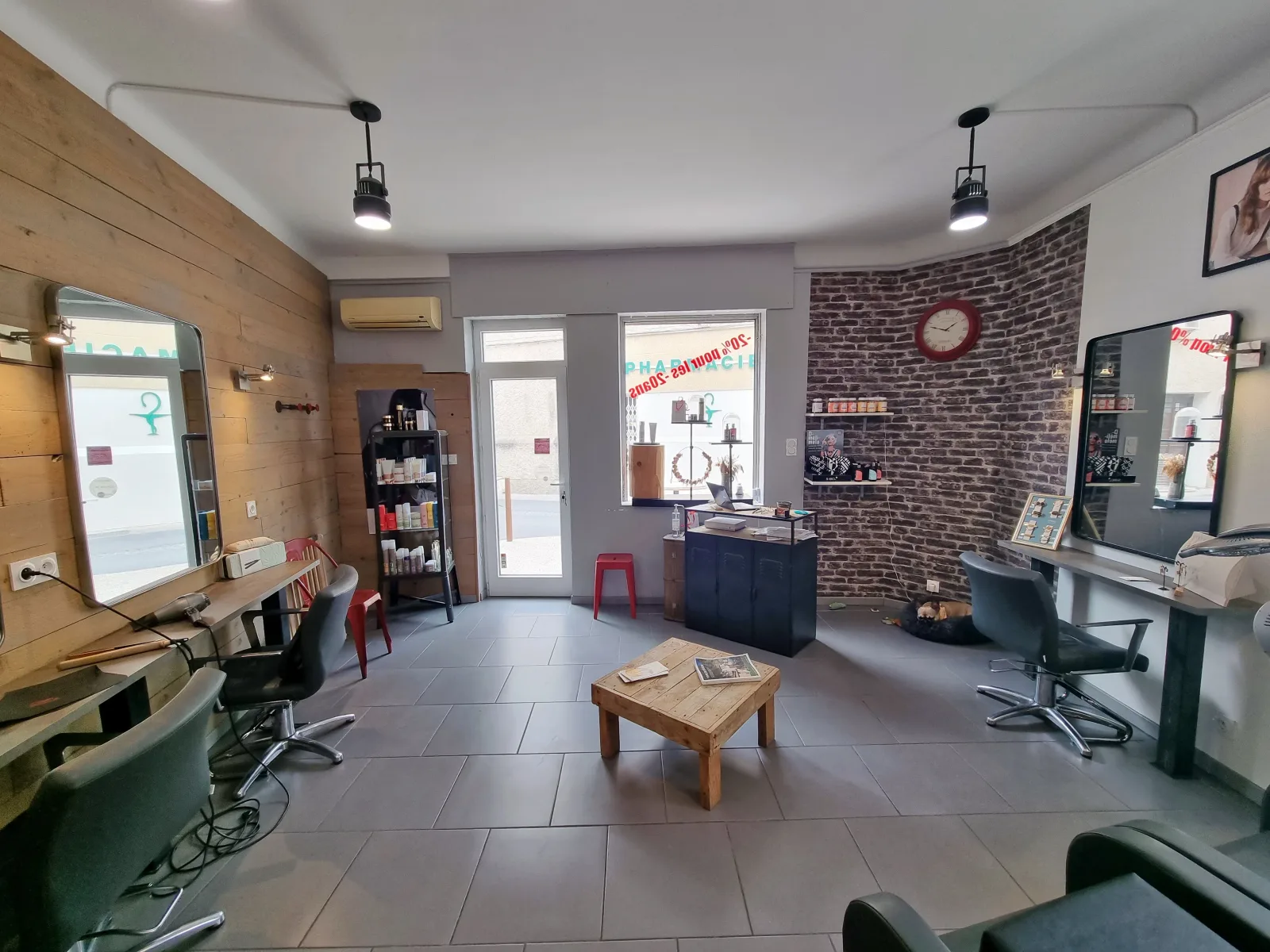 Coiff’ Industry - Coiffure L'Isle-sur-la-Sorgue - Photo de couverture - OneBooking
