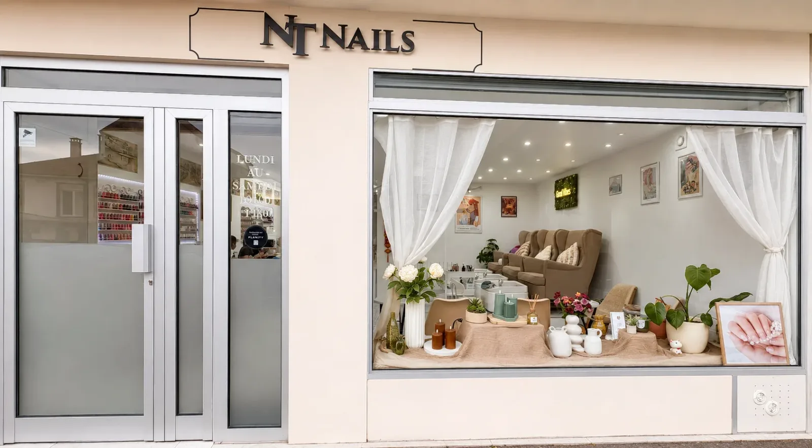 NT Nails - Onglerie Dammartin-en-Goële - Photo de couverture - OneBooking