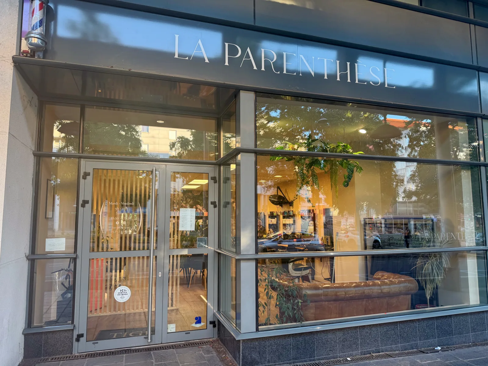 La Parenthèse by Les Fées du Ciseau