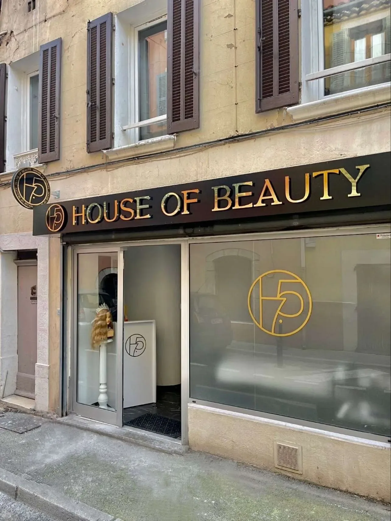 17.5 House Of Beauty - Onglerie La Seyne-sur-Mer - Photo de couverture - OneBooking