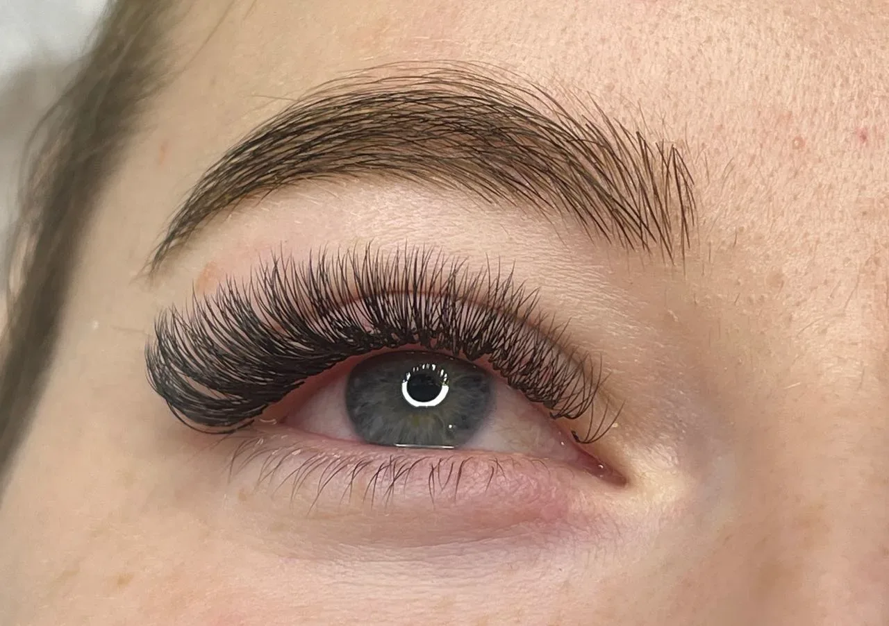 Extensions cils by Florina - Épilation Orvault - Extensions cils by Florina - Photo Galerie - OneBooking
