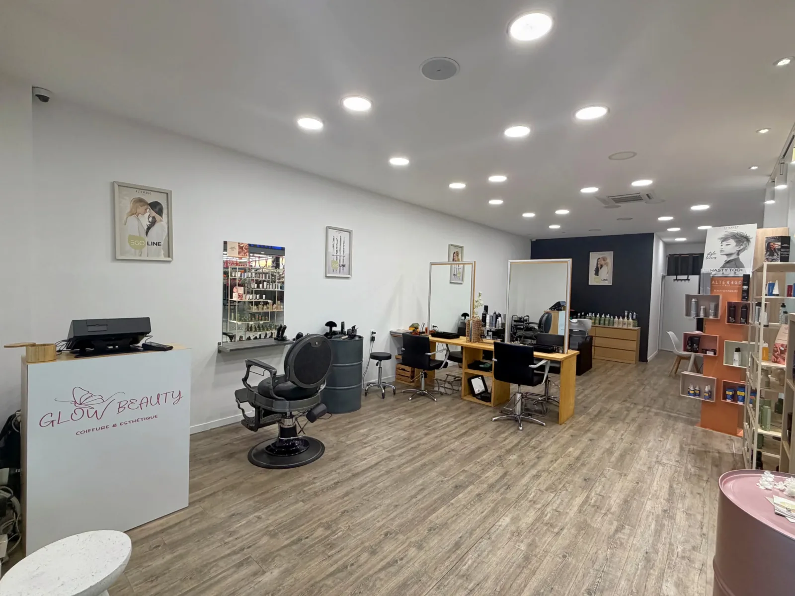 Glow Beauty - Onglerie Roanne - Glow Beauty - Photo Galerie - OneBooking
