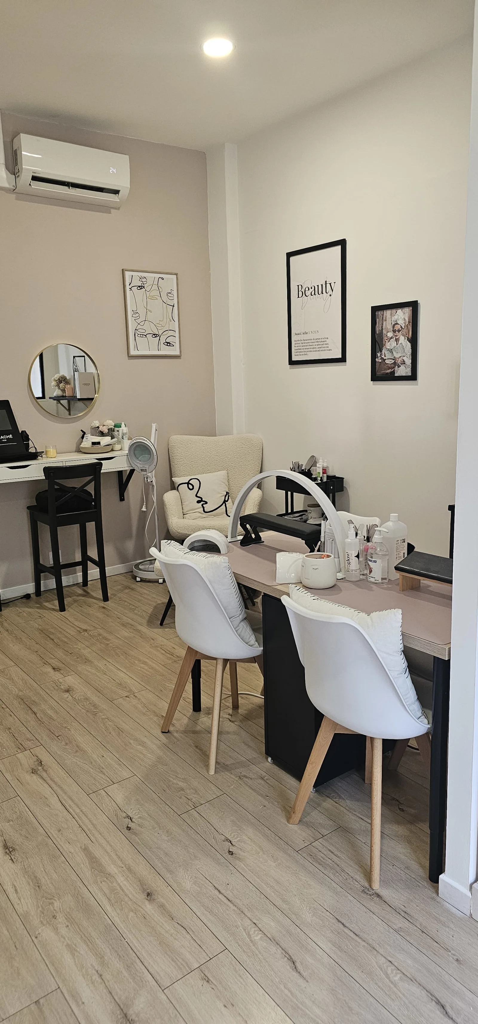 Moment Confidences - Institut de beauté Le Pradet - Moment Confidences - Photo Galerie - OneBooking