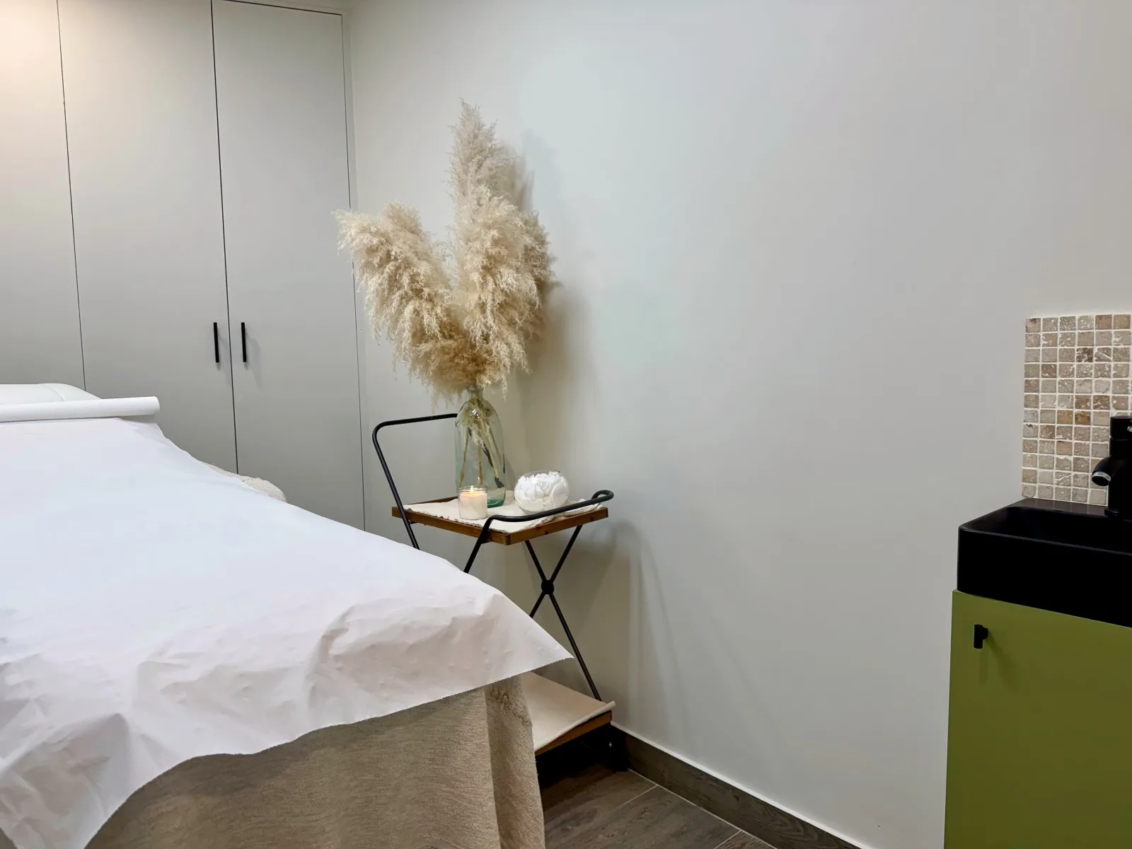 Esthetika - Onglerie Boulogne-Billancourt - Esthetika - Photo Galerie - OneBooking