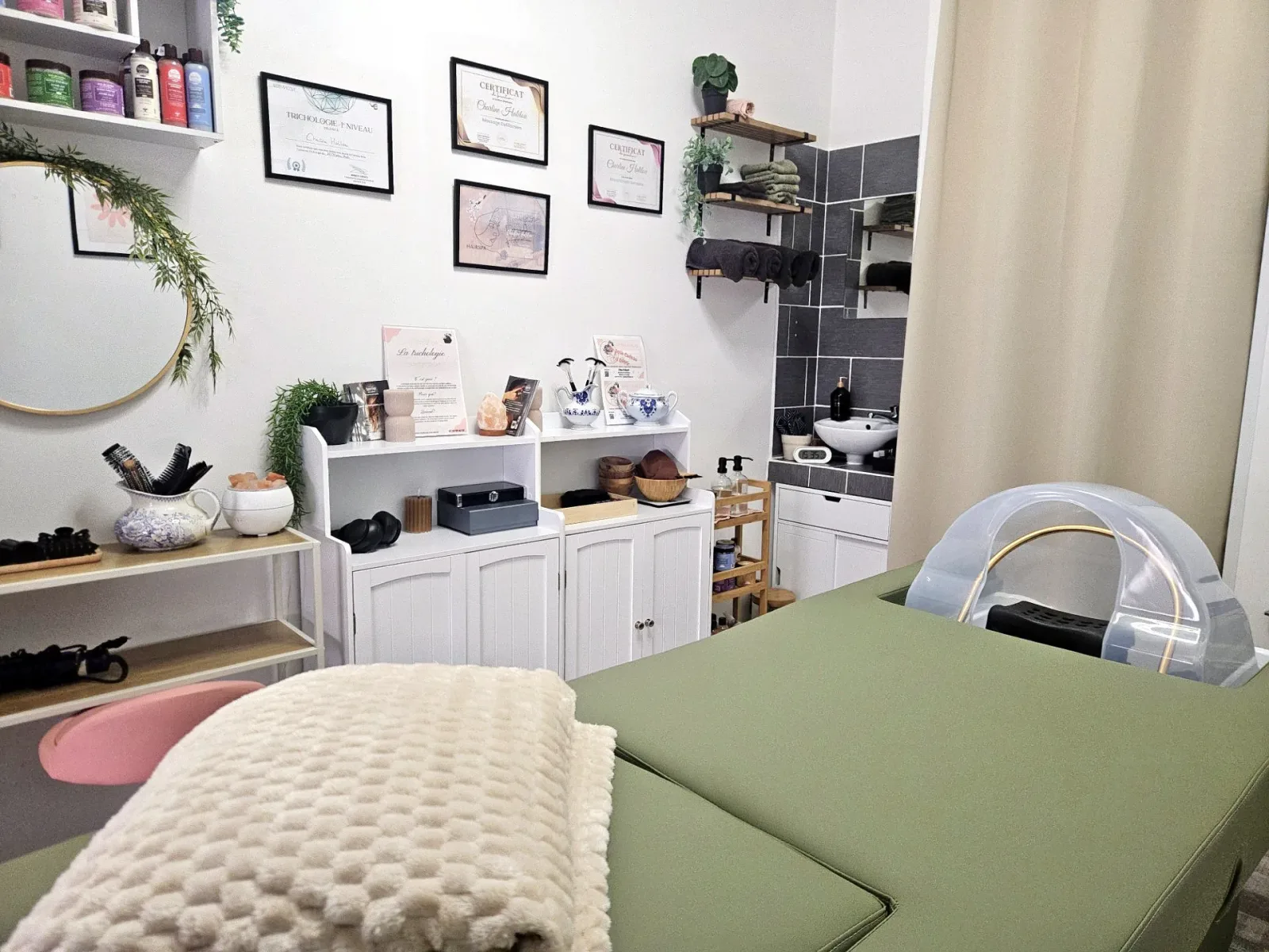 Commérages - Coiffure L'Isle-sur-la-Sorgue - Commérages - Photo Galerie - OneBooking