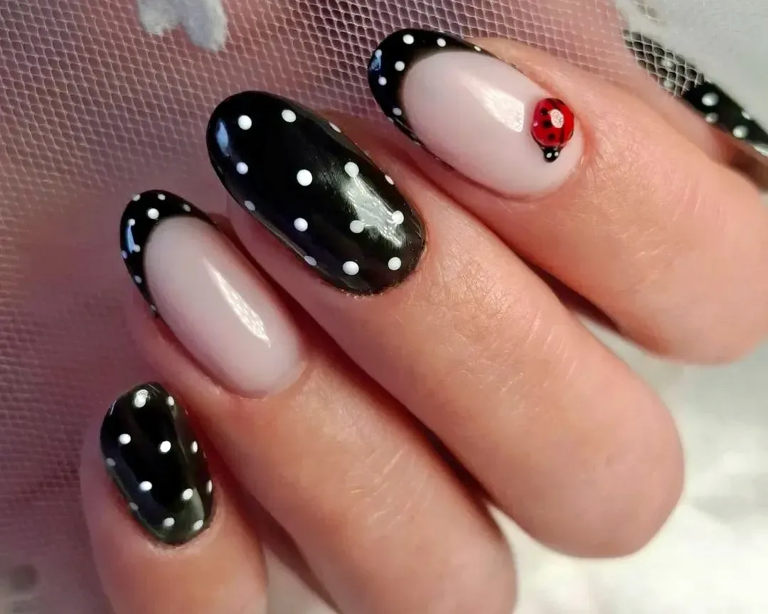 My Nails Activity - Onglerie Roanne - My Nails Activity - Photo Galerie - OneBooking