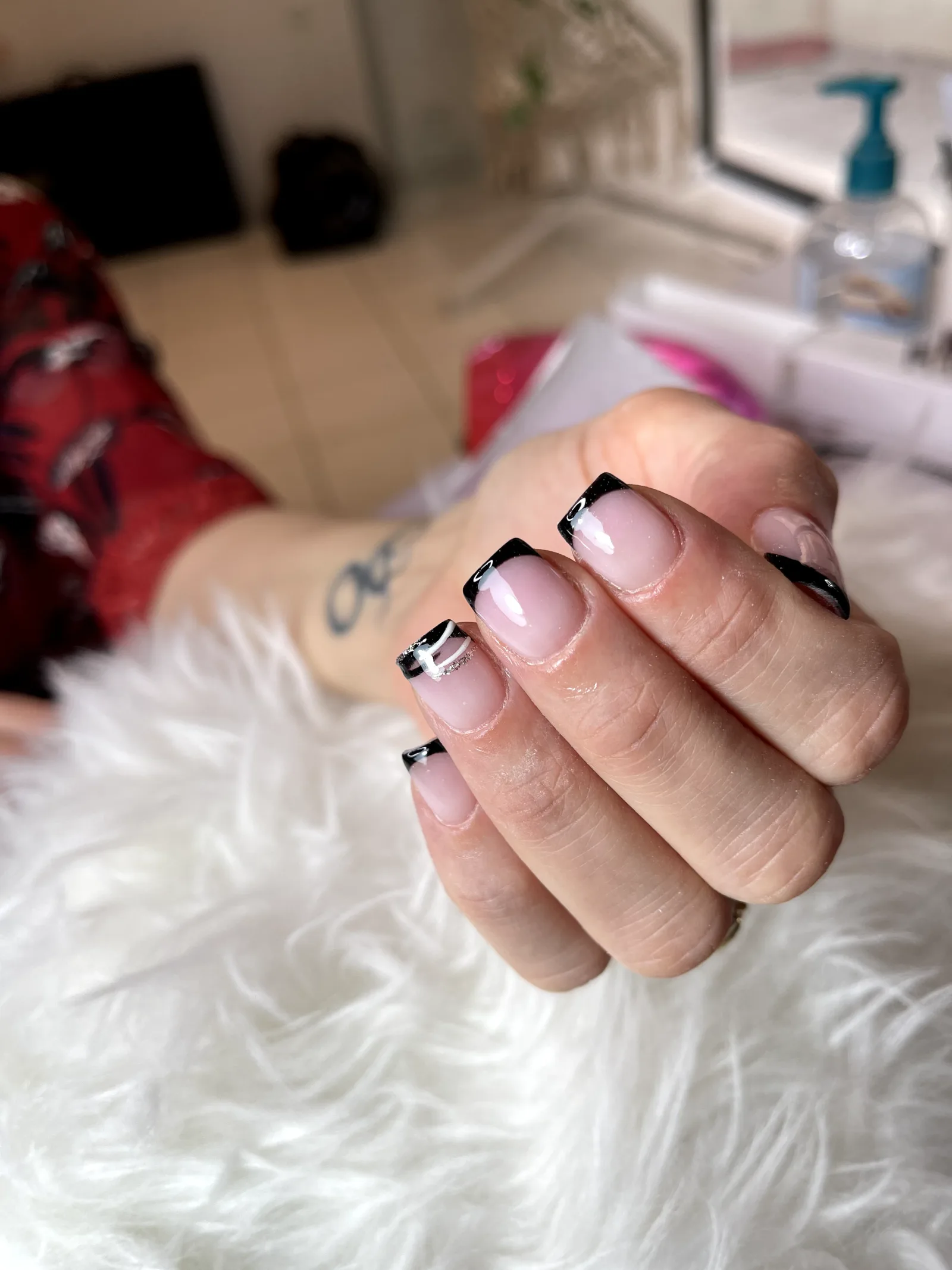 17.5 House Of Beauty - Onglerie La Seyne-sur-Mer - 17.5 House Of Beauty - Photo Galerie - OneBooking