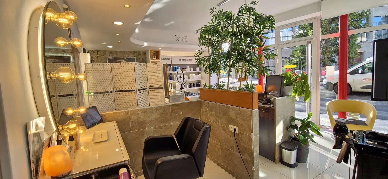 Sérénity Beauté Capillaire chez "Johann Bartoche" - Spa Boulogne-Billancourt - Sérénity Beauté Capillaire chez "Johann Bartoche" - Photo Galerie - OneBooking