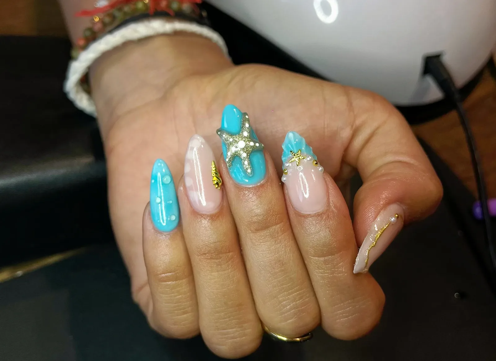 Les ongles de Vivi - Onglerie L'Isle-sur-la-Sorgue - Les ongles de Vivi - Photo Galerie - OneBooking