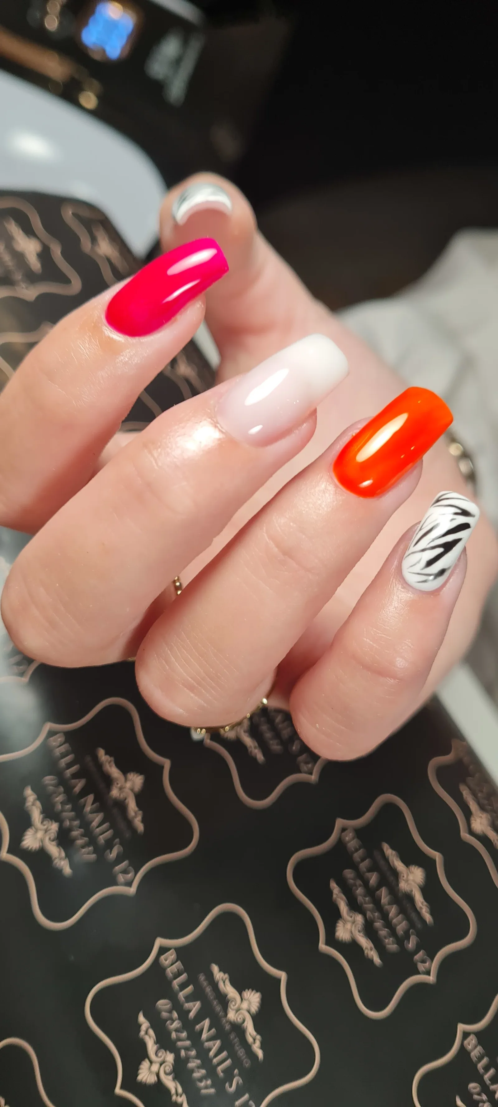 Bella Nails - Onglerie Rodez - Bella Nails - Photo Galerie - OneBooking