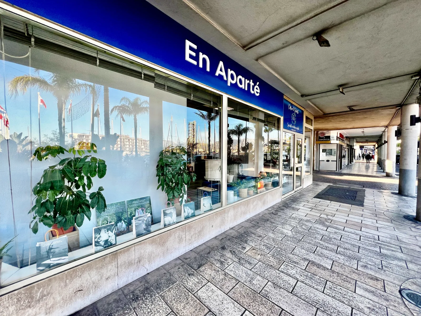 En Aparté Coiffeur Coloriste Végétal - Coiffure La Seyne-sur-Mer - En Aparté Coiffeur Coloriste Végétal - Photo Galerie - OneBooking