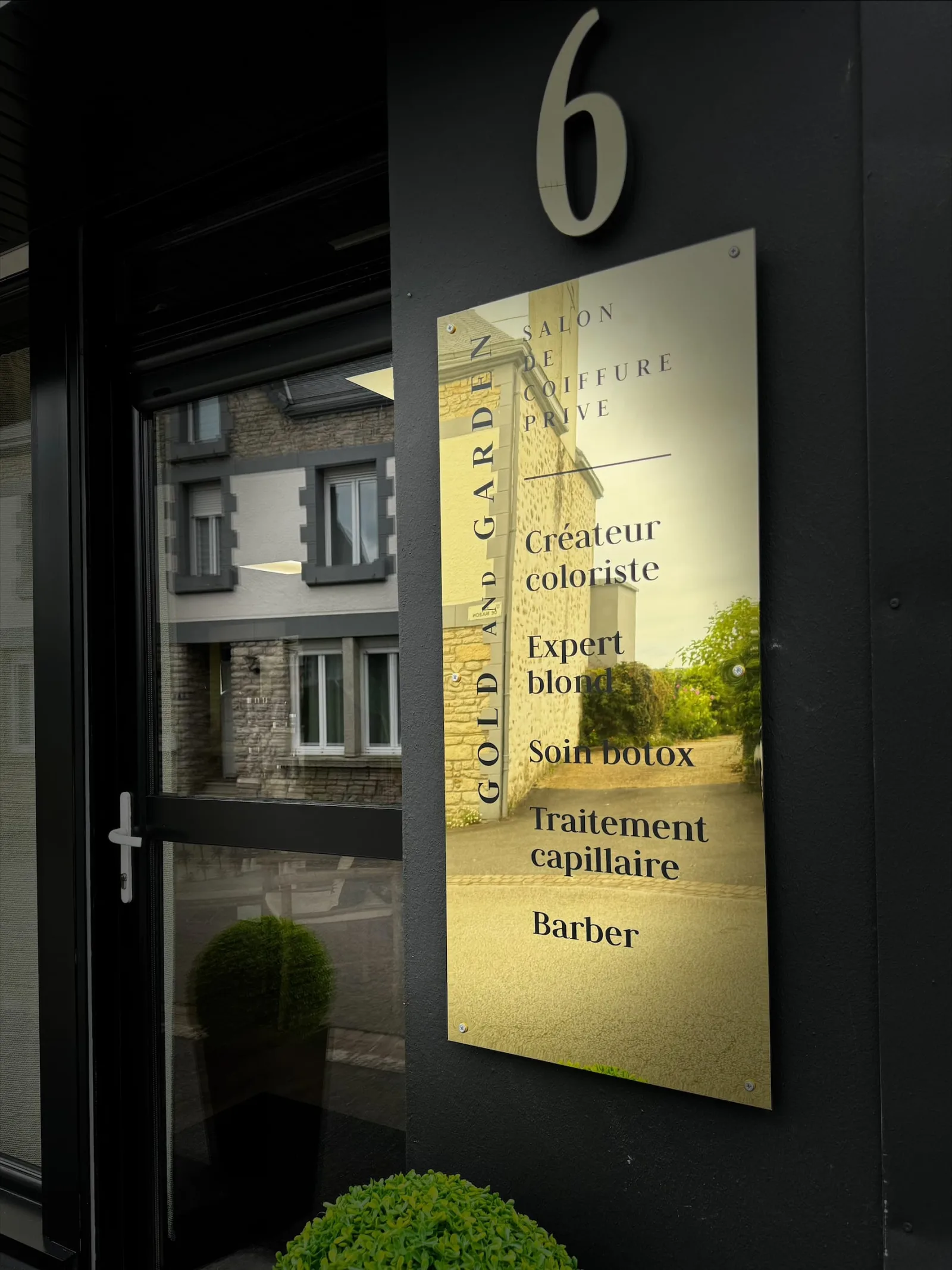 Gold and Garden - Coiffure Saint-Jean-Brévelay - Gold and Garden - Photo Galerie - OneBooking
