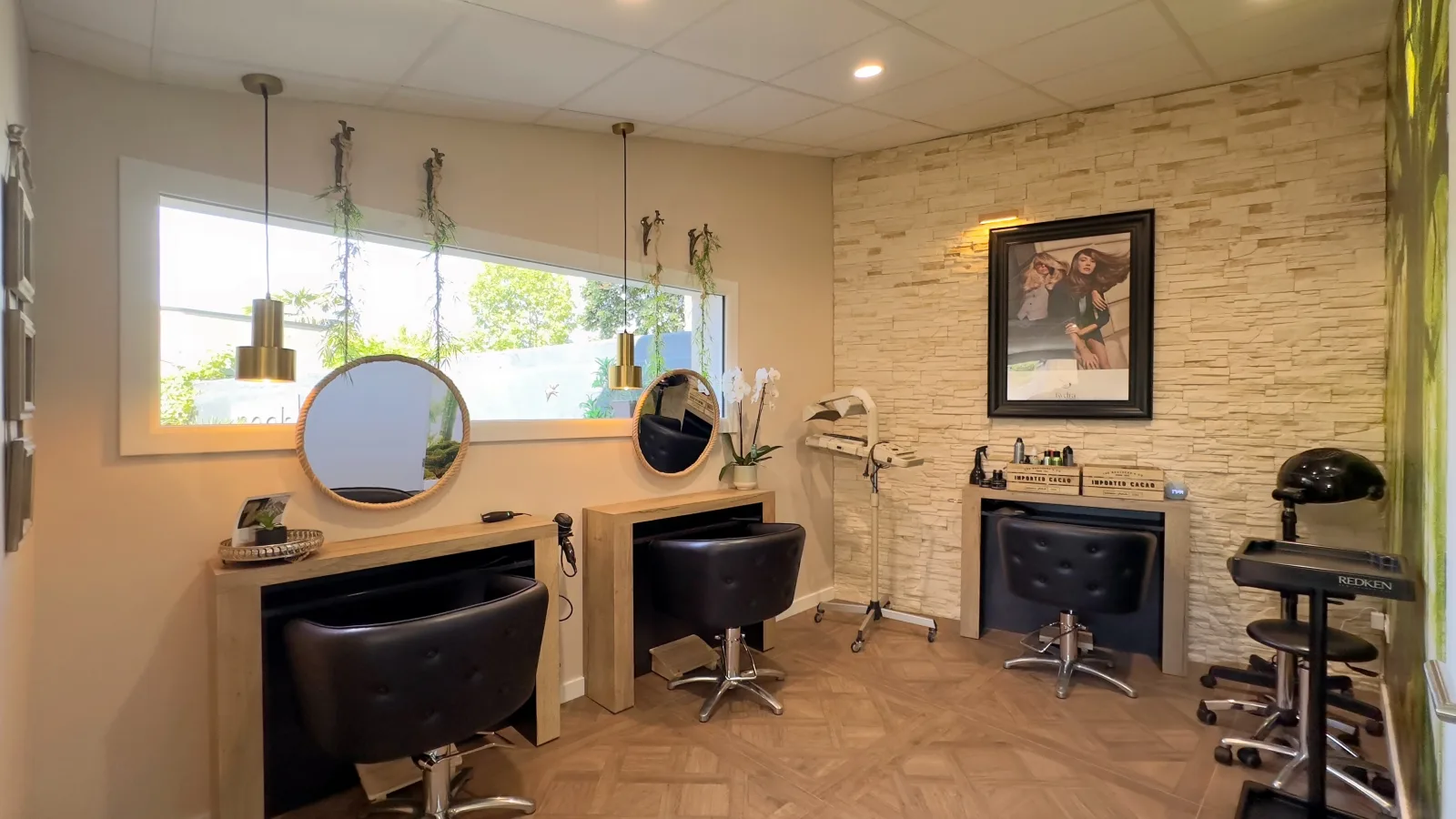 Salon Noah - Coiffure La Chapelle-sur-Erdre - Salon Noah - Photo Galerie - OneBooking