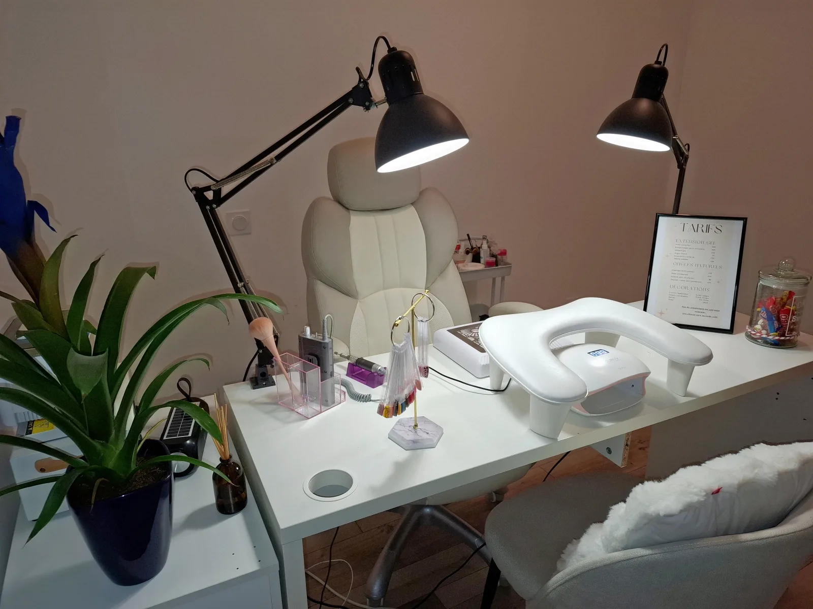 Lyly Beauty - Onglerie Saint-Jean-Brévelay - Lyly Beauty - Photo Galerie - OneBooking