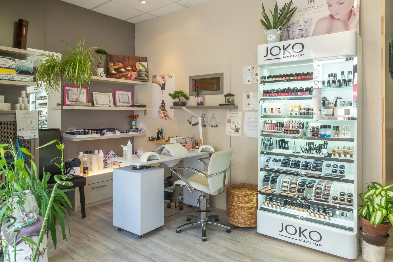 Institut Aux Parfums Mulsant - Onglerie Roanne - Institut Aux Parfums Mulsant - Photo Galerie - OneBooking