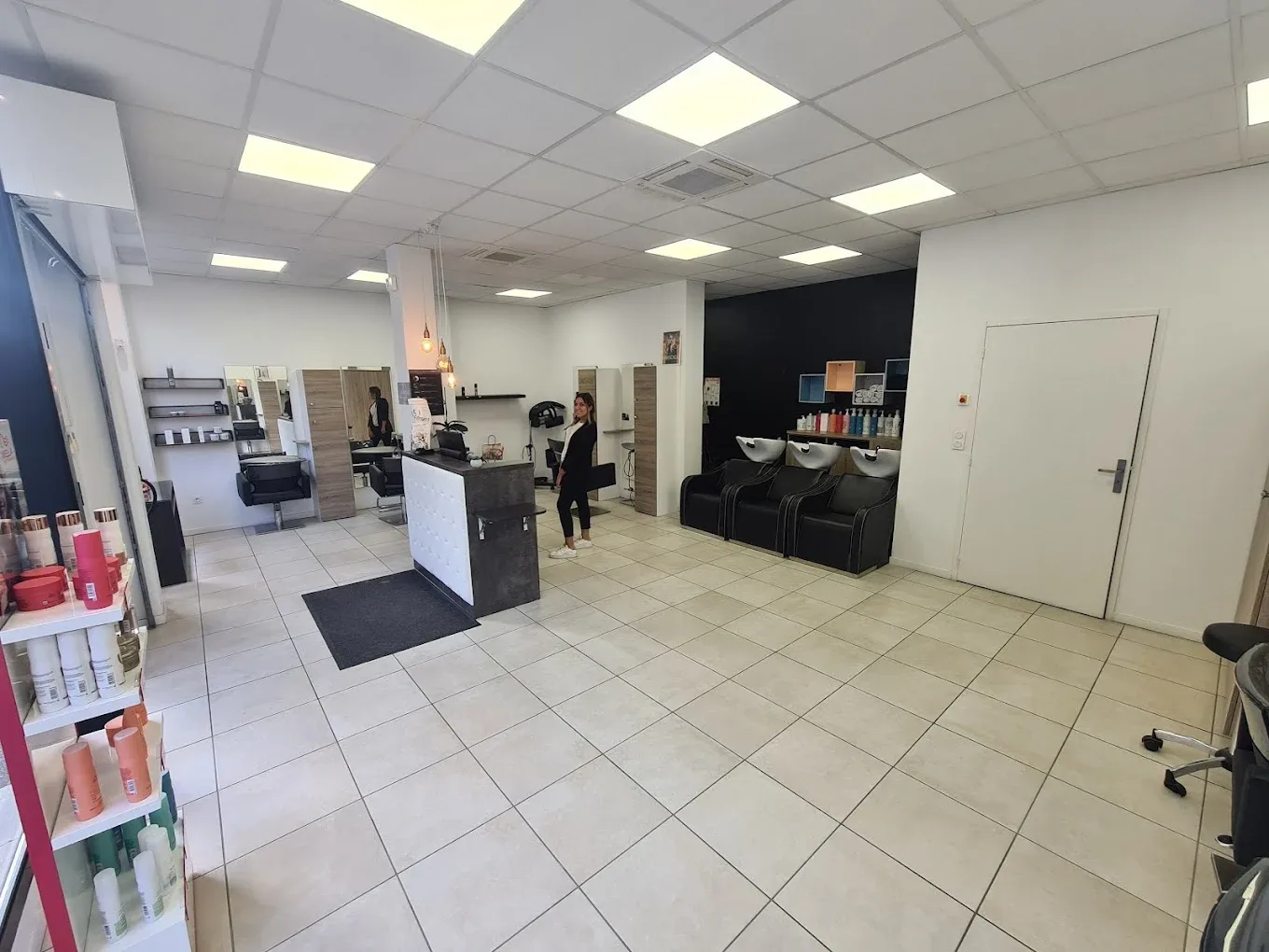 Miroir de soi - Coiffure Saint-Martin-le-Vinoux - Miroir de soi - Photo Galerie - OneBooking