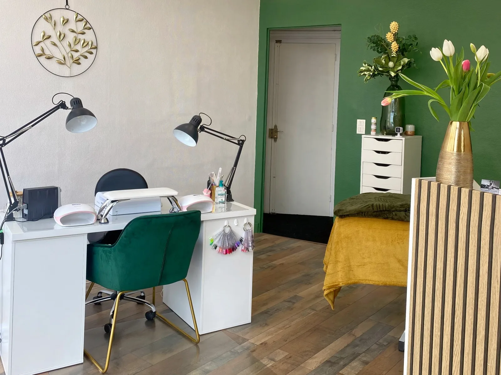 La maison Crystale - Onglerie Roanne - La maison Crystale - Photo Galerie - OneBooking
