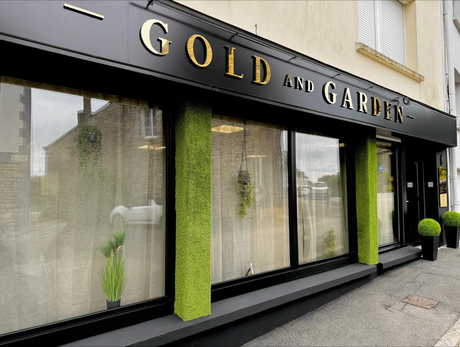 Gold and Garden - Coiffure Saint-Jean-Brévelay - Gold and Garden - Photo Galerie - OneBooking