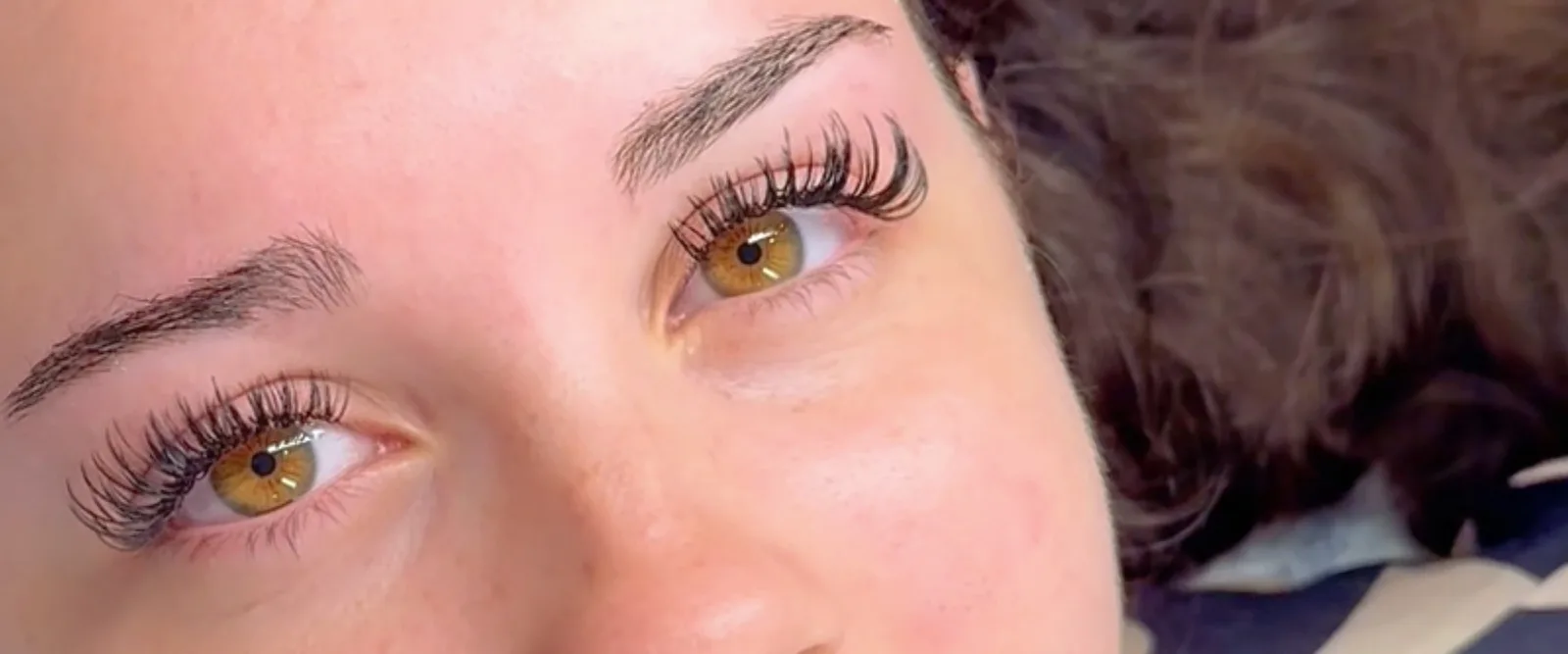 Mise en cils & beauté - Onglerie Le Teil - Mise en cils & beauté - Photo Galerie - OneBooking