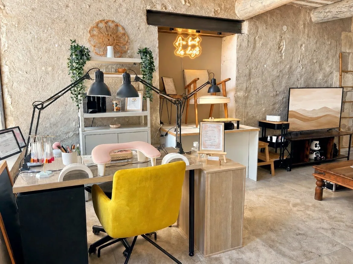 Au bout des doigts - Onglerie L'Isle-sur-la-Sorgue - Au bout des doigts - Photo Galerie - OneBooking