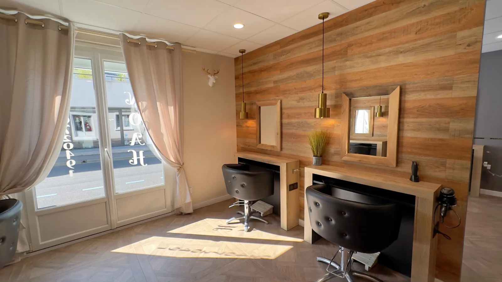 Salon Noah - Coiffure La Chapelle-sur-Erdre - Salon Noah - Photo Galerie - OneBooking
