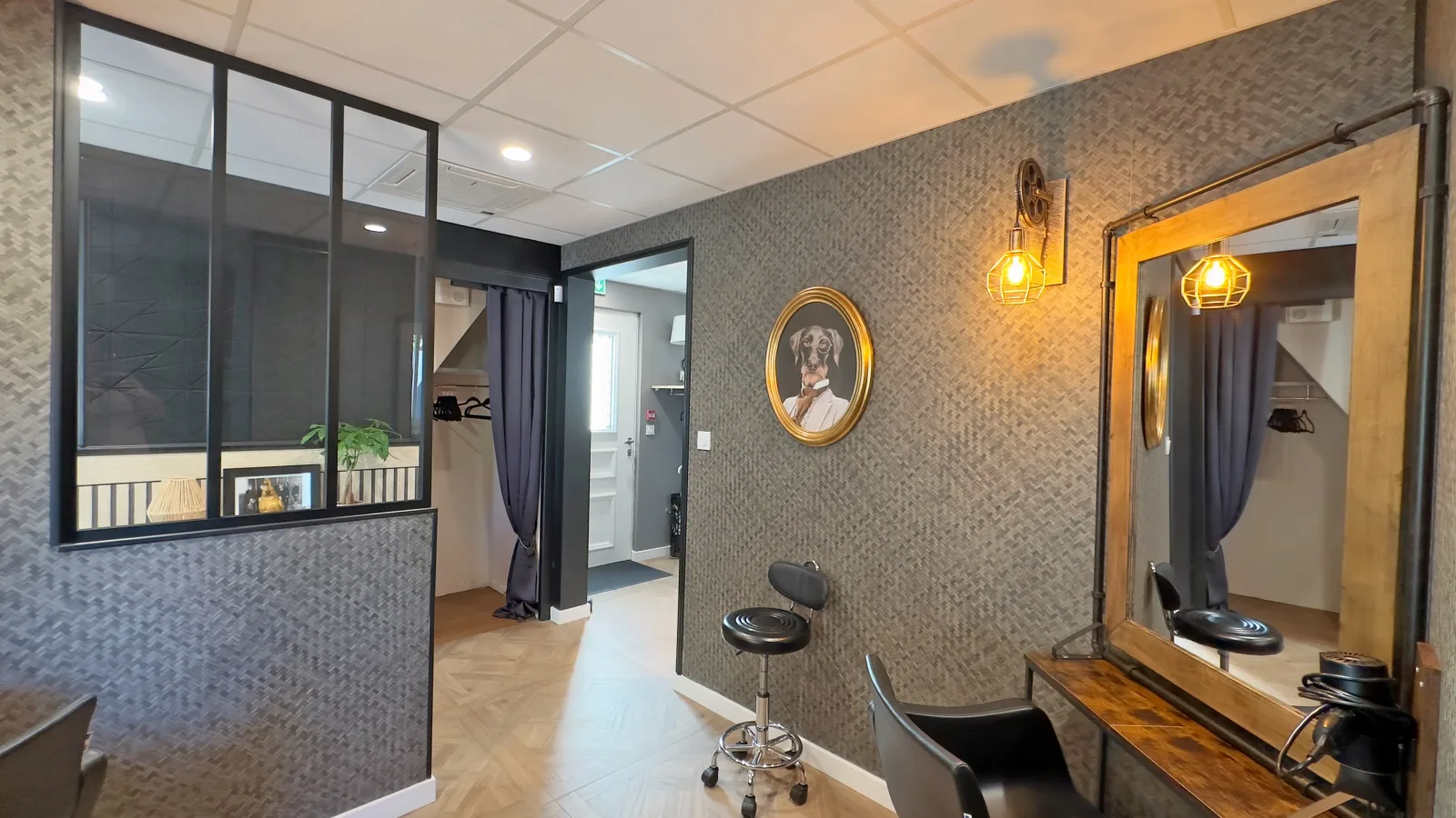 Salon Noah - Coiffure La Chapelle-sur-Erdre - Salon Noah - Photo Galerie - OneBooking