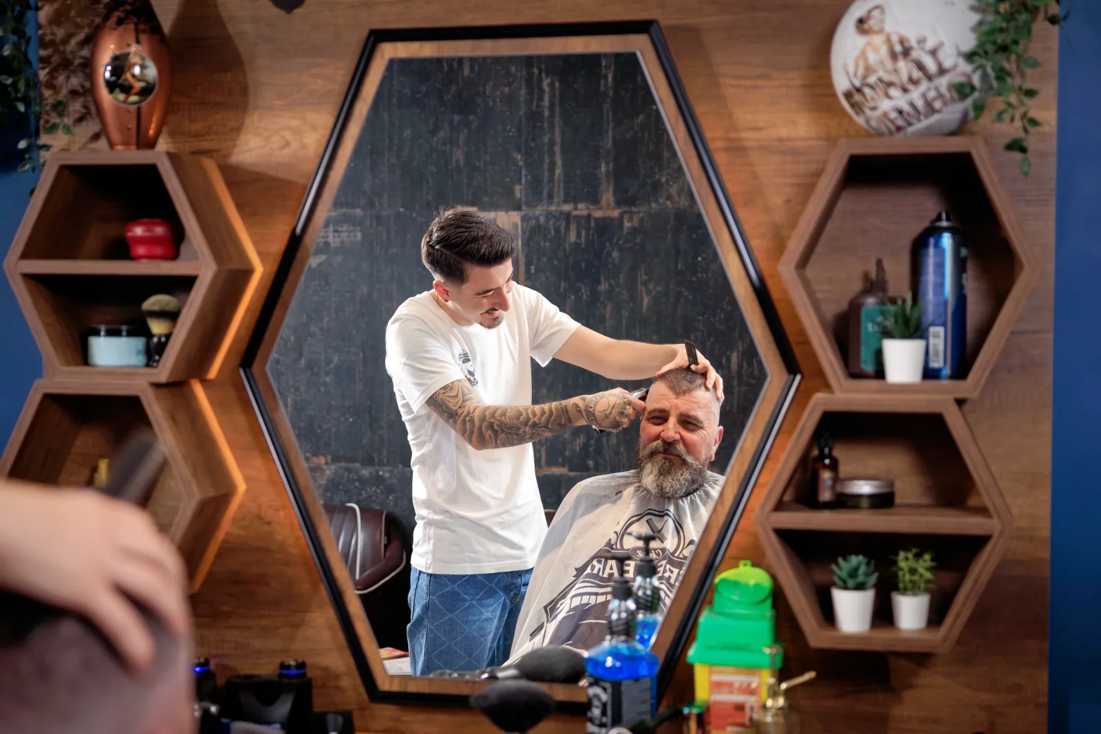 Chez Les Frères Barbiers (Barber Home) - Coiffure Le Pradet - Chez Les Frères Barbiers (Barber Home) - Photo Galerie - OneBooking