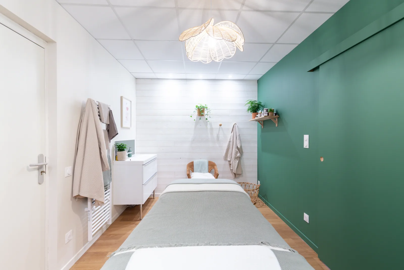 Corps et Esprit - Institut de beauté Saint-Apollinaire - Corps et Esprit - Photo Galerie - OneBooking