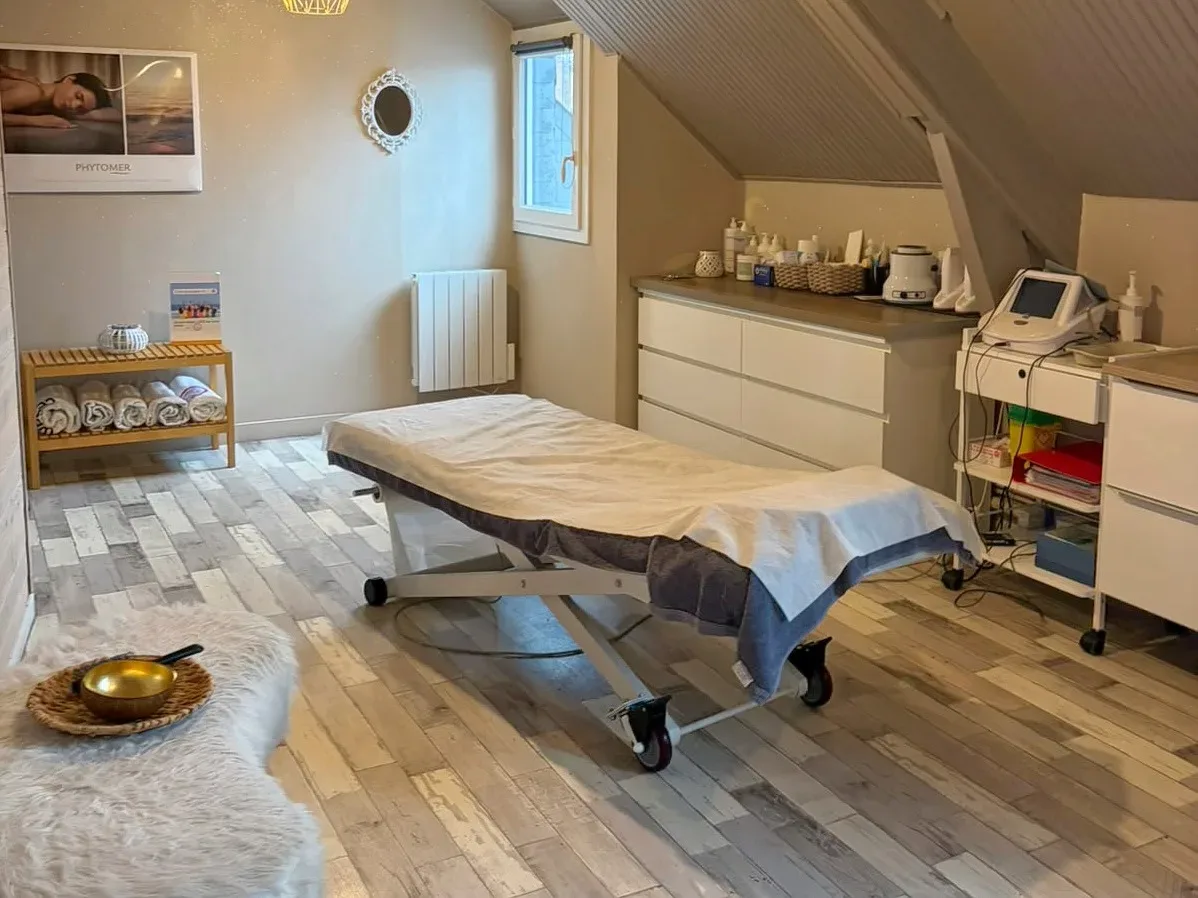 Institut Secrets de Beauté - Onglerie Ligné - Institut Secrets de Beauté - Photo Galerie - OneBooking