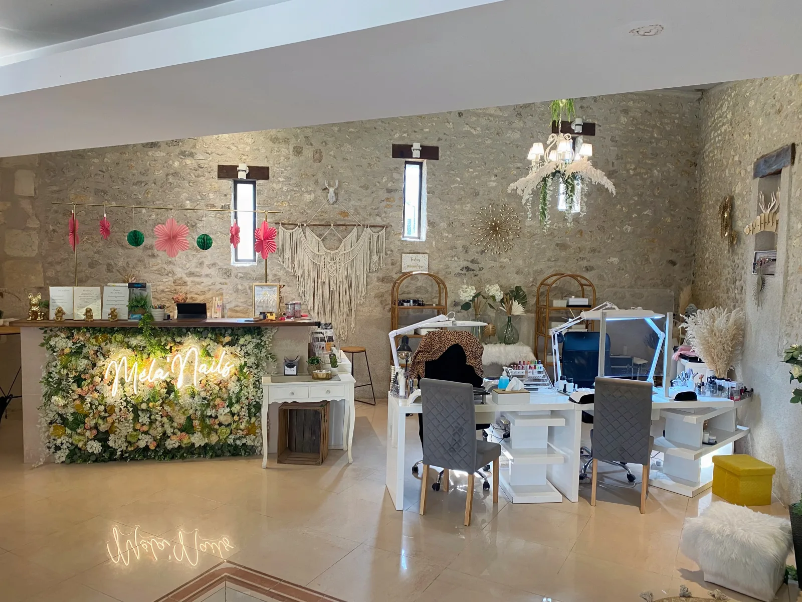 Mela Nails - Onglerie Cosne-Cours-sur-Loire - Mela Nails - Photo Galerie - OneBooking