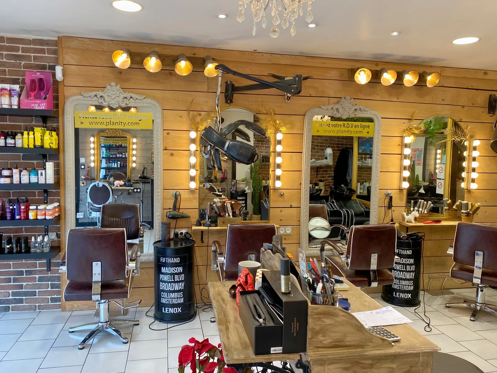 Salon Michel - Coiffure Le Pradet - Salon Michel - Photo Galerie - OneBooking