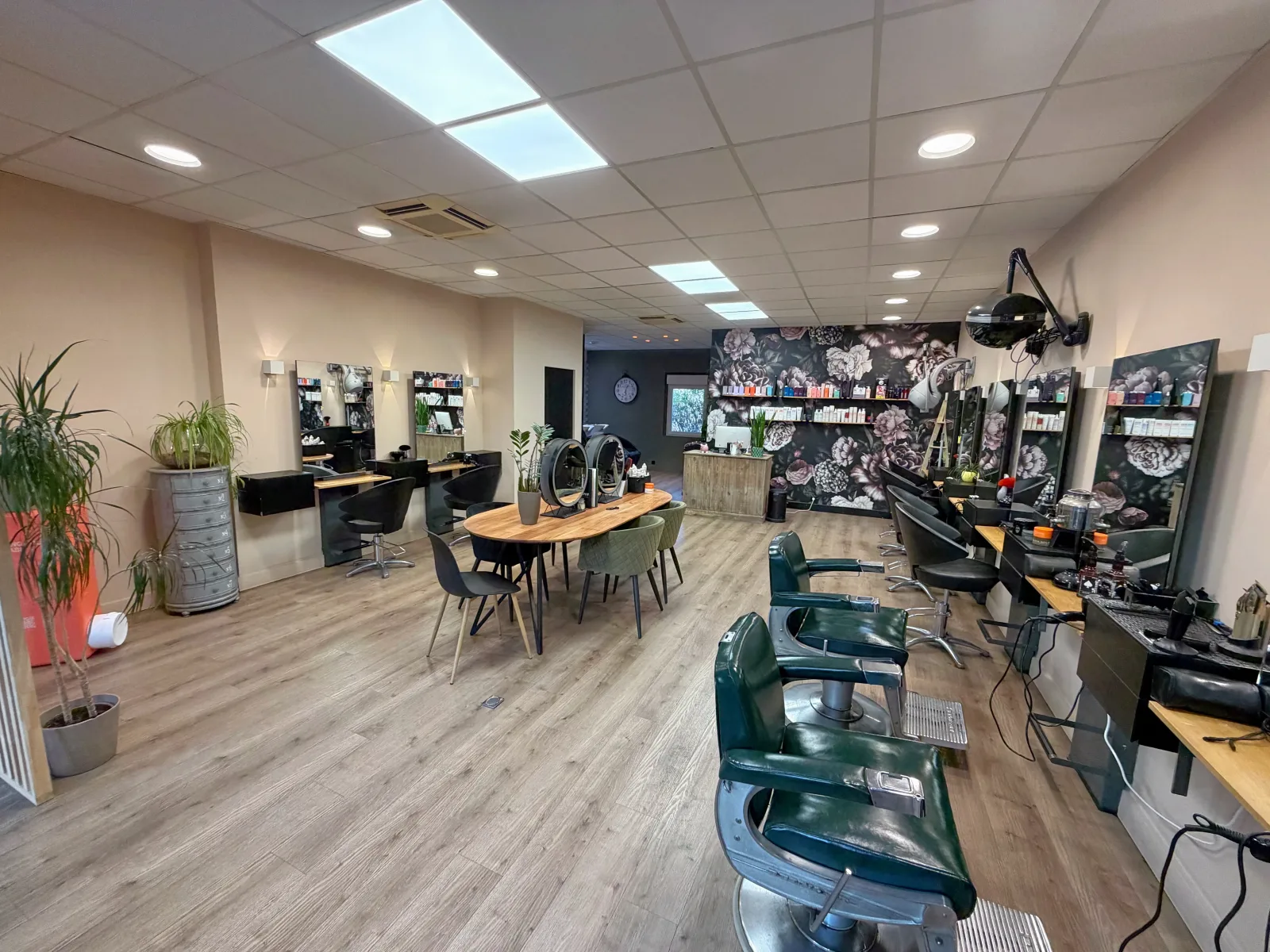 La Parenthèse by Les Fées du Ciseau - Coiffure Rodez - La Parenthèse by Les Fées du Ciseau - Photo Galerie - OneBooking