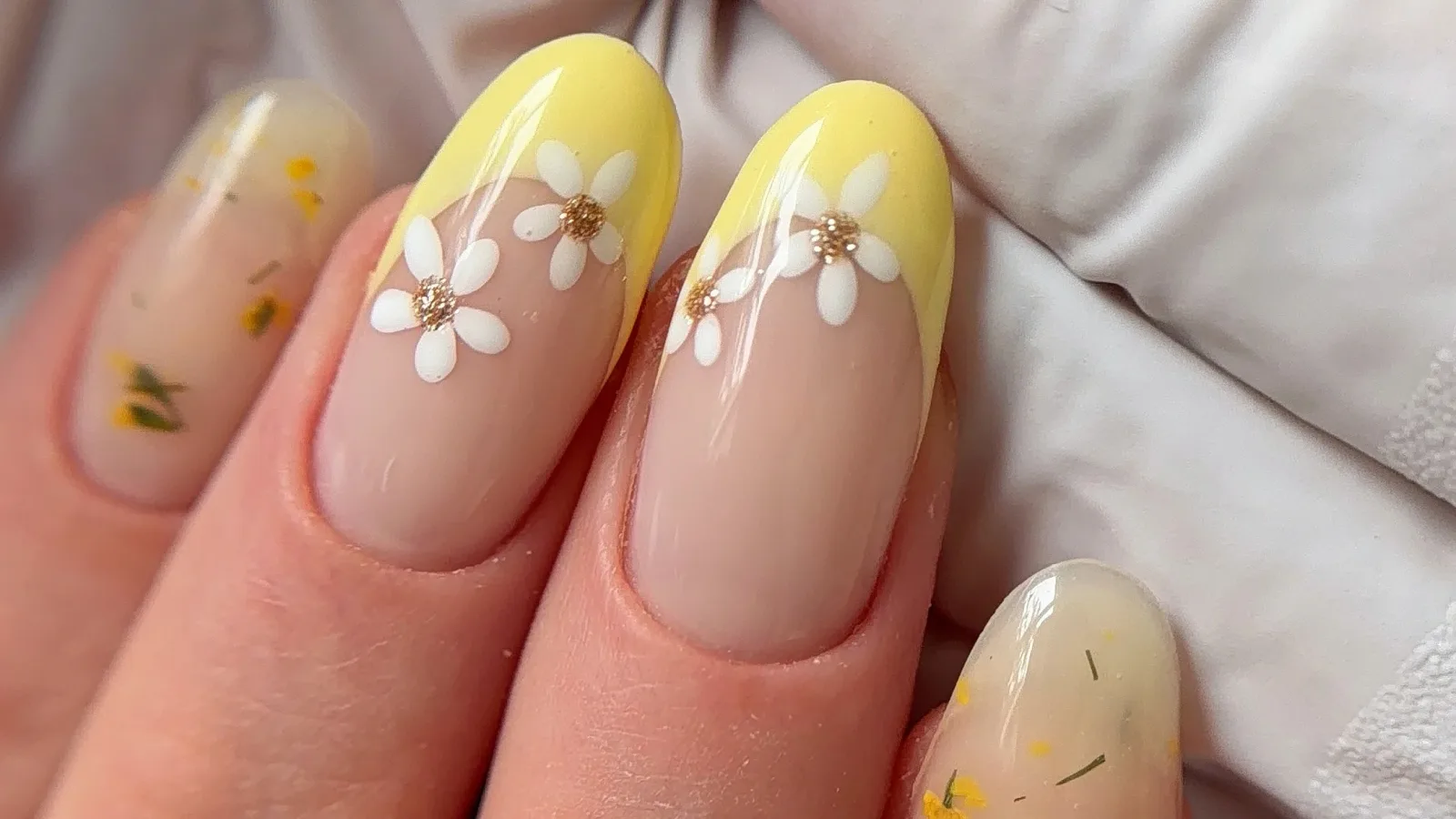 NAILS BY FUFU 22 - Onglerie Gravelines - NAILS BY FUFU 22 - Photo Galerie - OneBooking