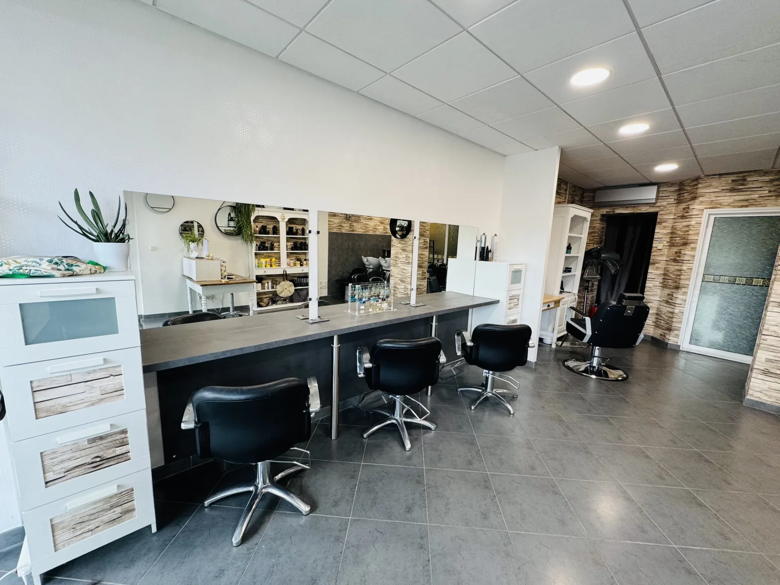 Essentiel coiffure - Coiffure Vesoul - Essentiel coiffure - Photo Galerie - OneBooking