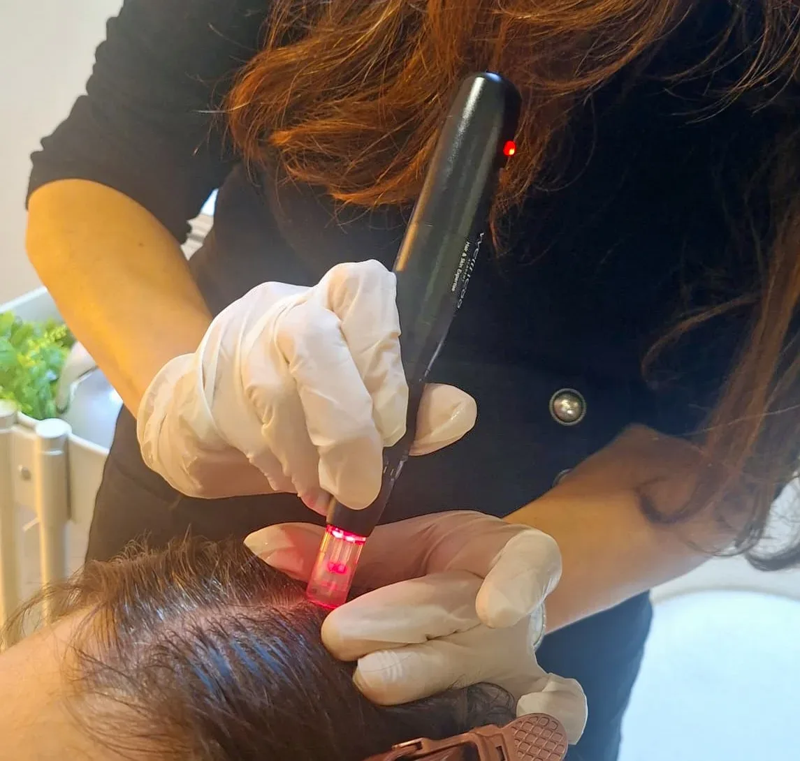 Sérénity Beauté Capillaire chez "Johann Bartoche" - Spa Boulogne-Billancourt - Sérénity Beauté Capillaire chez "Johann Bartoche" - Photo Galerie - OneBooking