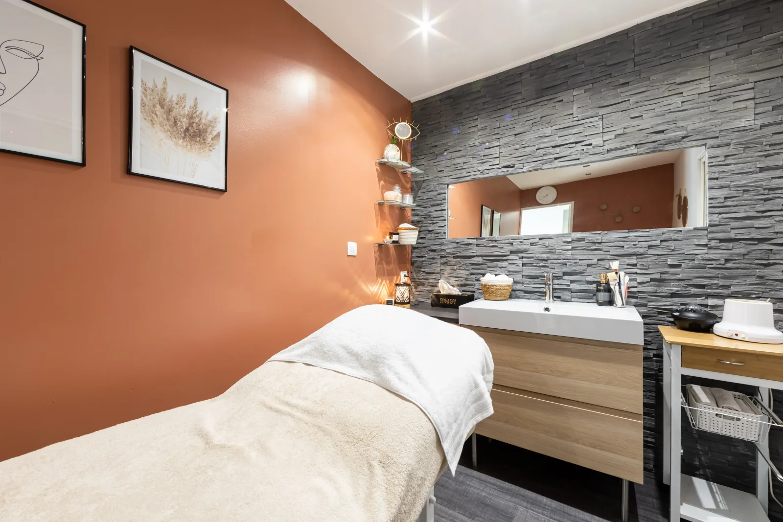 Beauté Divine - Institut de beauté Gravelines - Beauté Divine - Photo Galerie - OneBooking