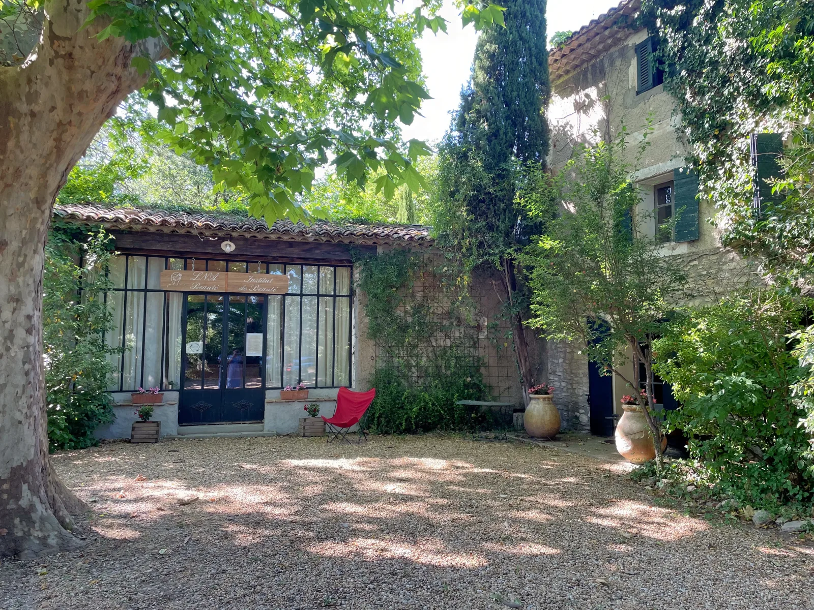 LNA beauté - Onglerie L'Isle-sur-la-Sorgue - LNA beauté - Photo Galerie - OneBooking