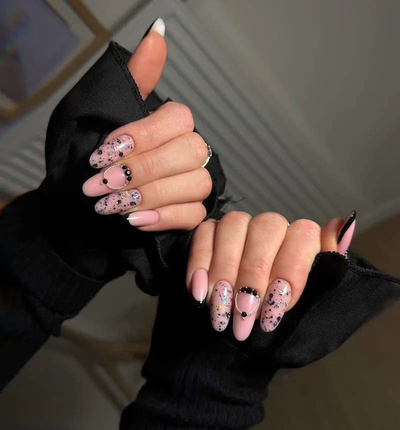 Mandy H Nails