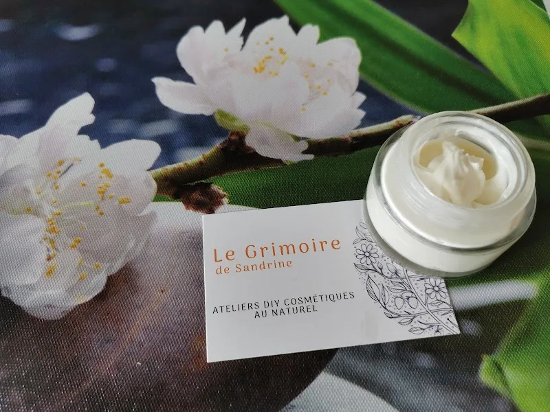 Le Grimoire de Sandrine ️- Ateliers parfums, rouges à lèvres et cosmétiques au naturel à Nantes