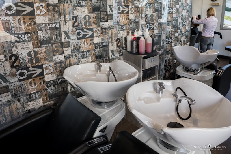 Nouvelle Vague - Coiffure Fougères - OneBooking