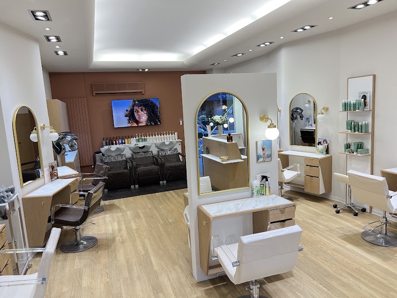 Camille Albane - Coiffeur St-Etienne - Coiffure Saint-Étienne - OneBooking