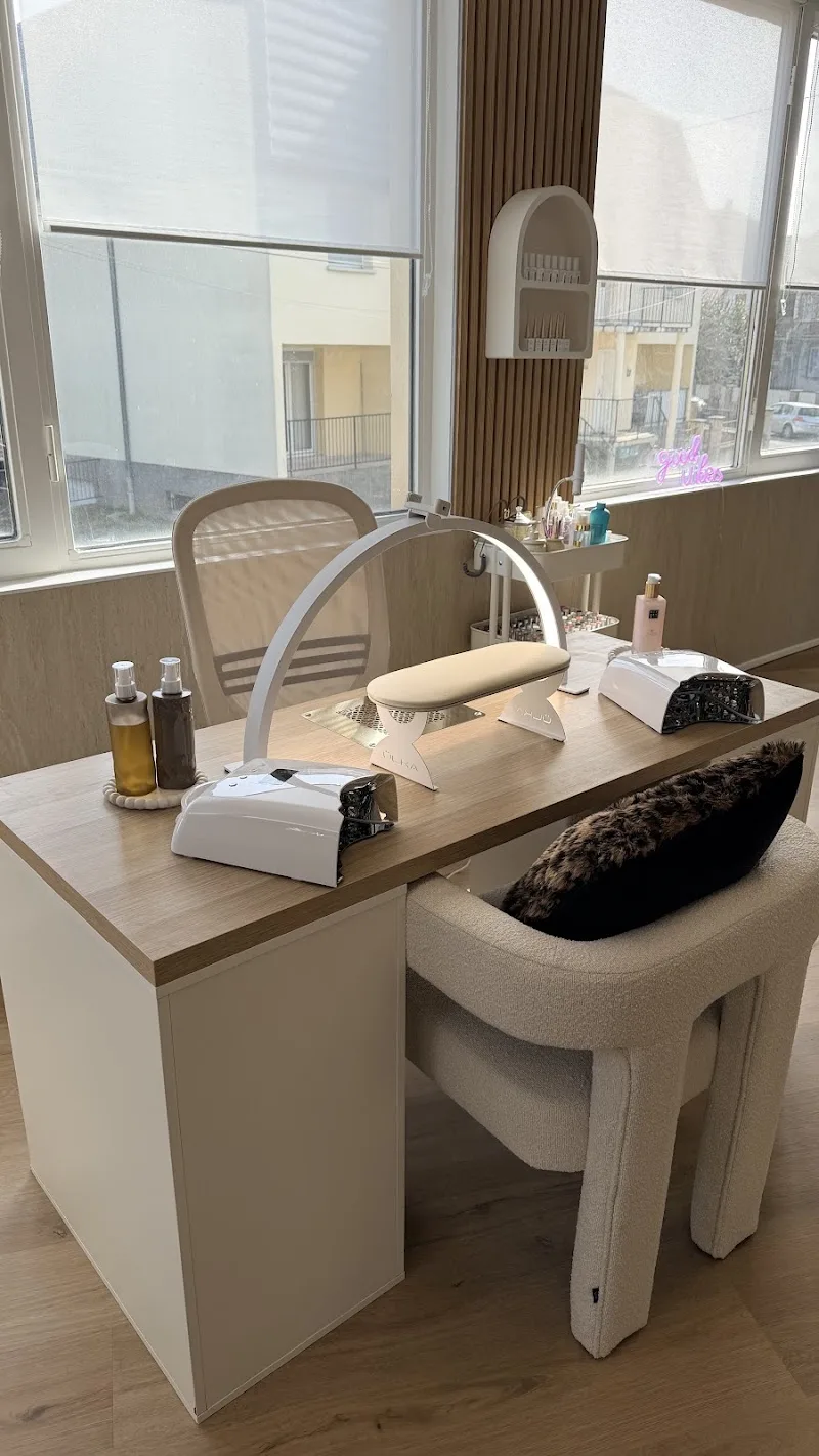 HAYAT Nails Studio