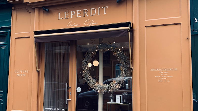 Leperdit Artisan Coiffeur by Elvira - Coiffure Rennes - OneBooking