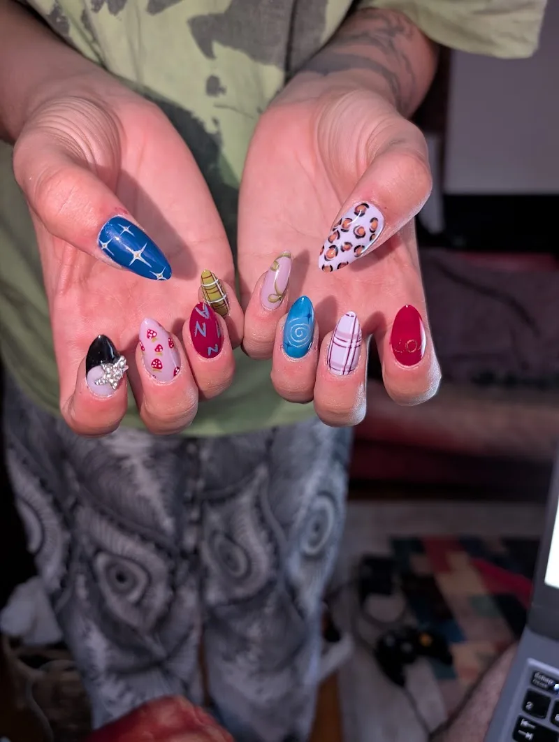 Scubbilicious - Onglerie Strasbourg - Photo de couverture - OneBooking