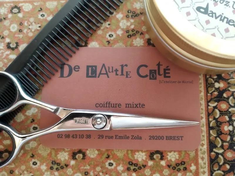 De l'autre côté -l'atelier de Marie