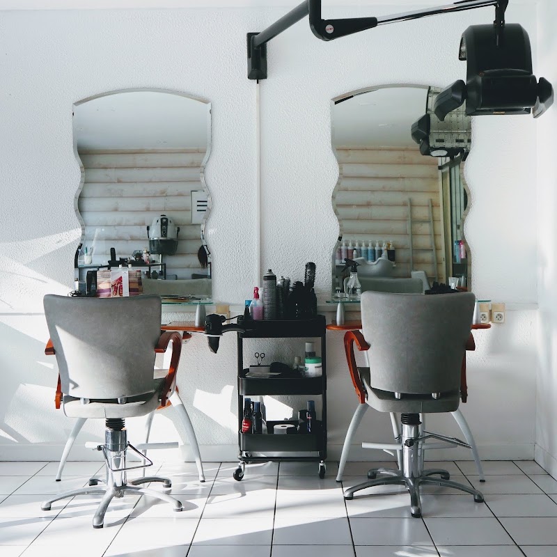 Au Salon - Coiffure La Rochelle - OneBooking