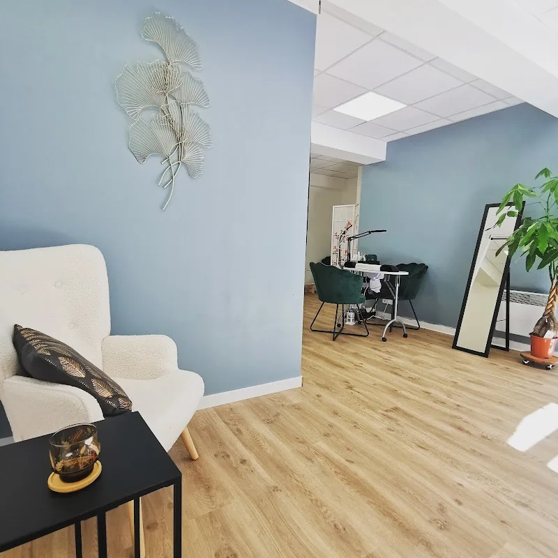 Justine Beauté - Sourcils & cils Grenoble - Photo de couverture - OneBooking