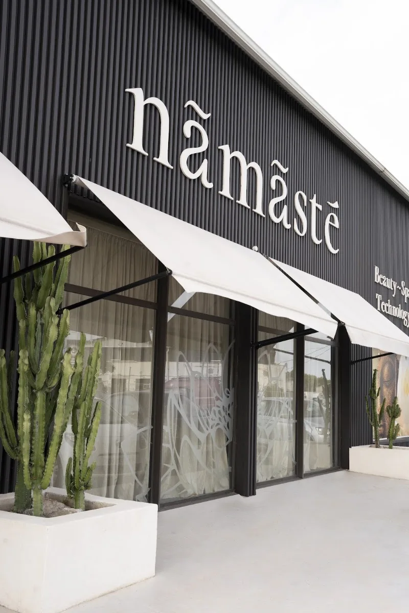 Centre Nãmãsté